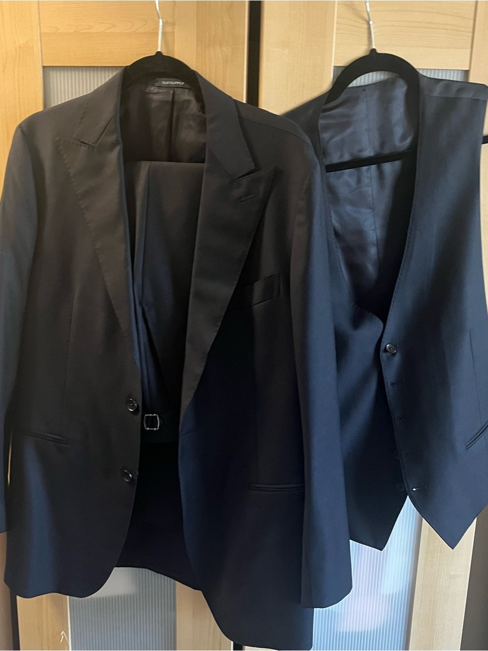 Soho Men's Navy Blue Three-Piece Suit: Suitsupply
